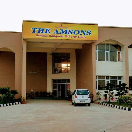 The Amsons Resorts Ludhiana Ngoại thất bức ảnh