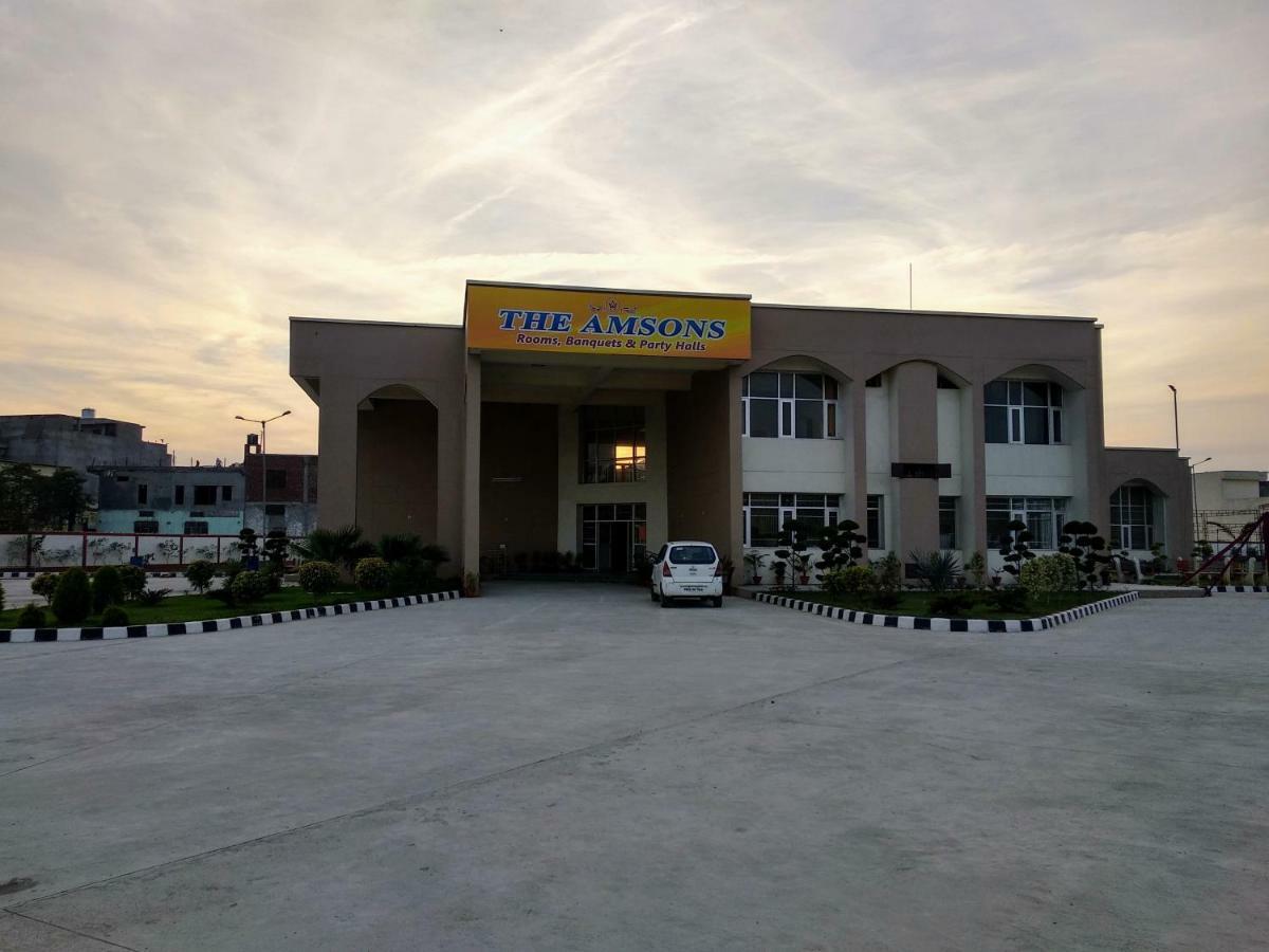 The Amsons Resorts Ludhiana Ngoại thất bức ảnh